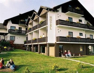 фото отеля Hotel & Ferienwohnungen Seeschlosschen
