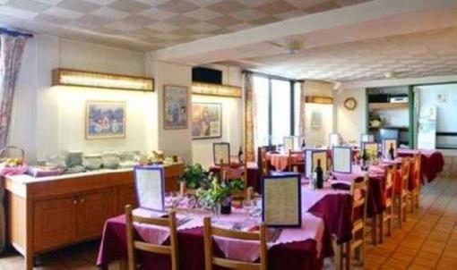 фото отеля Hotel Kyriad Orthez