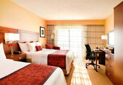 фото отеля Courtyard by Marriott Camarillo