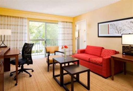 фото отеля Courtyard by Marriott Camarillo
