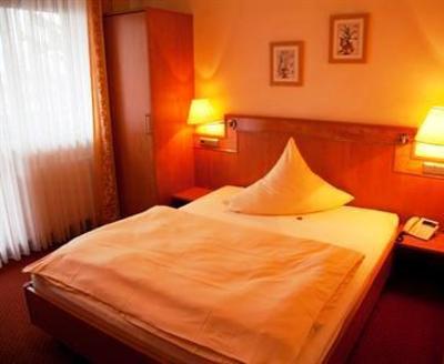 фото отеля Hotel Seeblick Bensheim