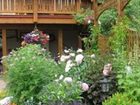 фото отеля Chickadee Pines B&B