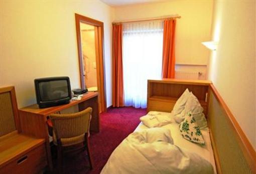 фото отеля Hotel Bergfrieden