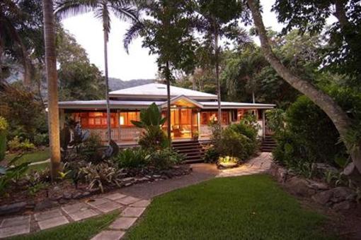фото отеля Port Douglas Valley Retreat