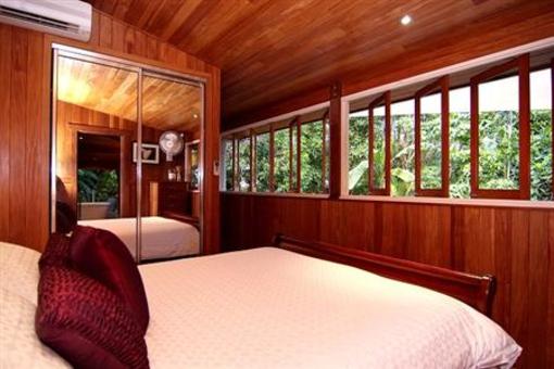 фото отеля Port Douglas Valley Retreat