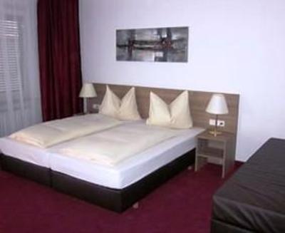 фото отеля Hotel Linde Sindelfingen