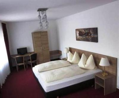 фото отеля Hotel Linde Sindelfingen