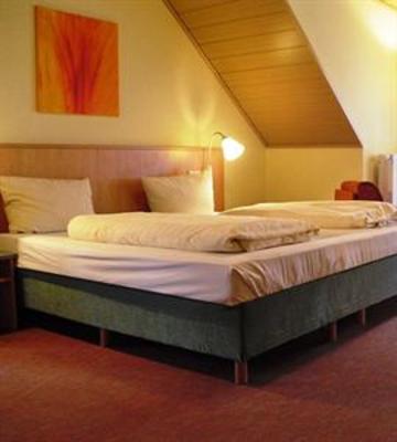 фото отеля Landgasthof Zur Quelle Hotel Wächtersbach