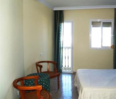 фото отеля Hostal Regina Nerja