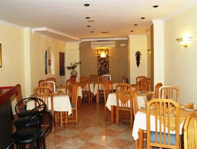 фото отеля Hostal Regina Nerja