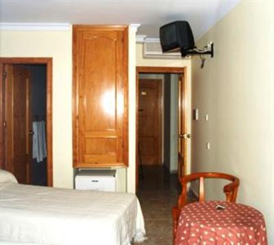 фото отеля Hostal Regina Nerja