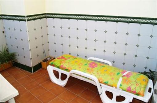 фото отеля Hostal Regina Nerja