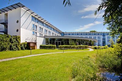 фото отеля Parkhotel Rugen Bergen auf Rügen