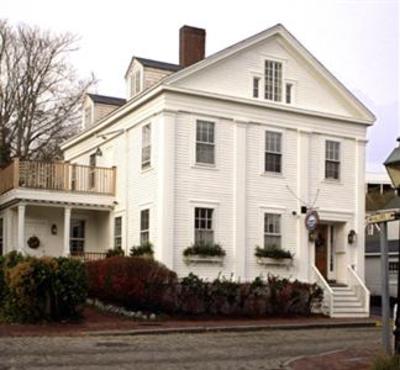 фото отеля Nantucket Whaler Guest House