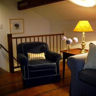 фото отеля Nantucket Whaler Guest House