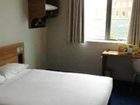 фото отеля Travelodge London Teddington