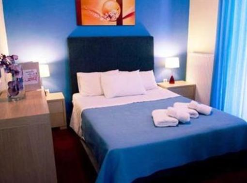 фото отеля Andrews Apartments Nafplion
