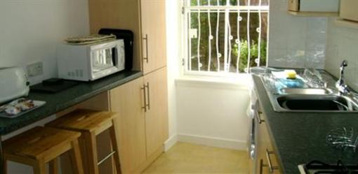 фото отеля Lansdowne Garden Apartment
