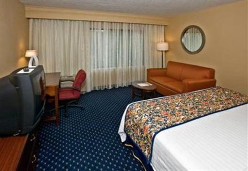 фото отеля Courtyard by Marriott Winston-Salem Hanes Mall