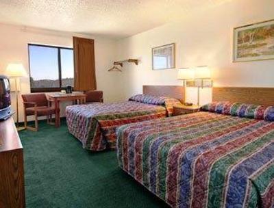 фото отеля Super 8 Moorhead