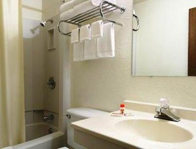 фото отеля Super 8 Moorhead