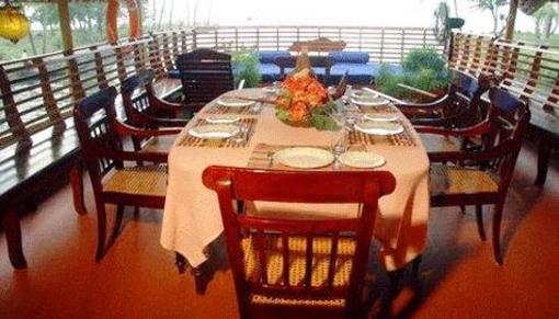 фото отеля House Boat Grandeur