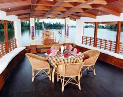 фото отеля House Boat Grandeur