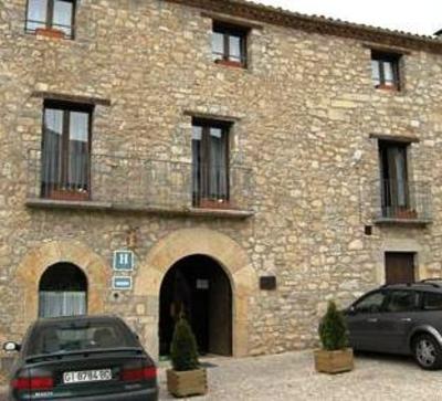 фото отеля Hostal de la Rovira Montagut i Oix