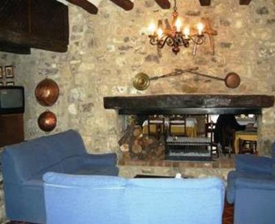 фото отеля Hostal de la Rovira Montagut i Oix