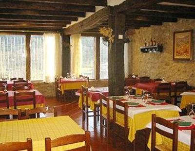 фото отеля Hostal de la Rovira Montagut i Oix