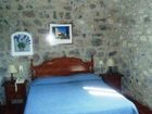 фото отеля Hostal de la Rovira Montagut i Oix