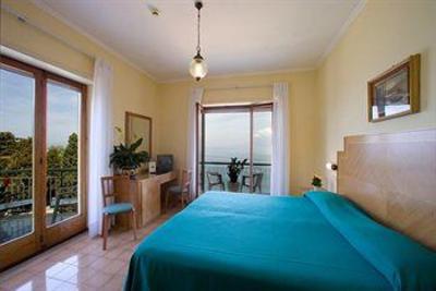 фото отеля Hotel Regina Sorrento