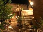 фото отеля Emily's Cave House