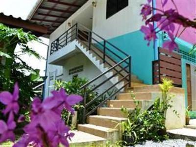 фото отеля Khaolak Wandee Hostel