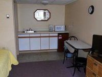 Autumn Breeze Motor Lodge