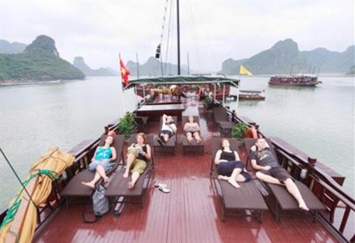 фото отеля Ha Long Galaxy Cruise