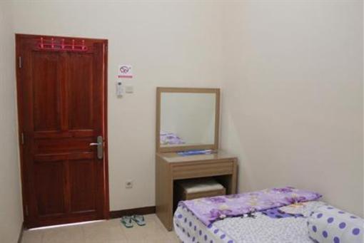 фото отеля Imam Bonjol Hostel