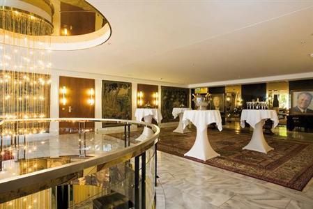 фото отеля Derag Livinghotel Kanzler