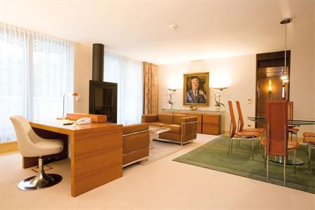 фото отеля Derag Livinghotel Kanzler
