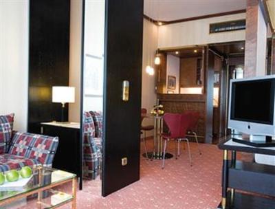 фото отеля Derag Livinghotel Kanzler