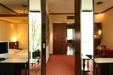 фото отеля Derag Livinghotel Kanzler