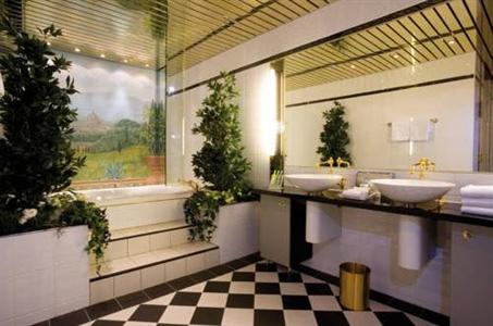фото отеля Derag Livinghotel Kanzler