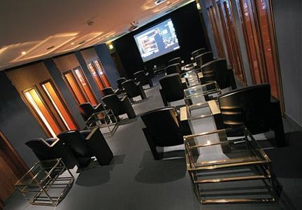 фото отеля Derag Livinghotel Kanzler