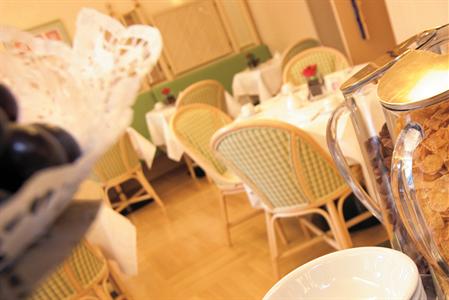фото отеля Derag Livinghotel Kanzler