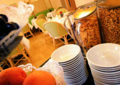 фото отеля Derag Livinghotel Kanzler