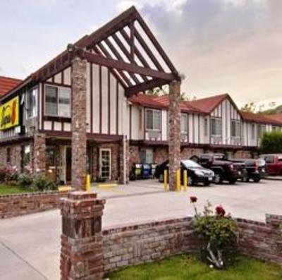 фото отеля Super 8 Santa Clarita Valencia