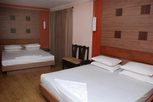 фото отеля Maneck Residency