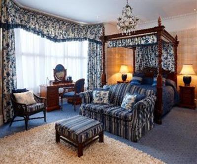 фото отеля The Bear Hotel