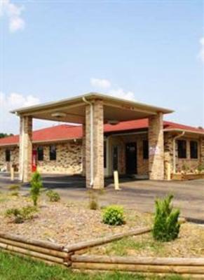 фото отеля Luxury Inn & Suites Forrest City