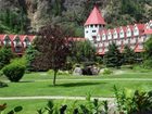 фото отеля Three Valley Lake Chateau Resort Revelstoke